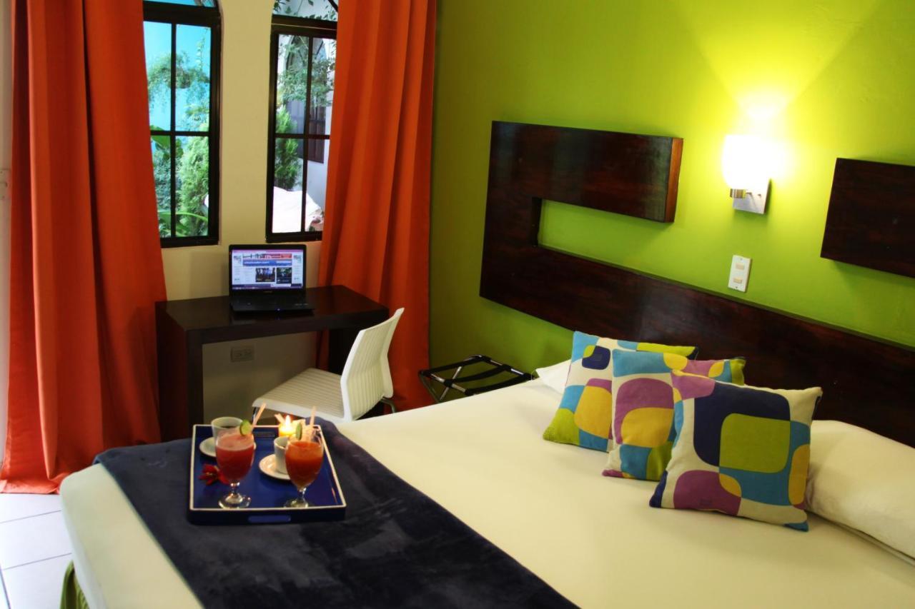 Villa Del Angel Hotel San Salvador Room photo